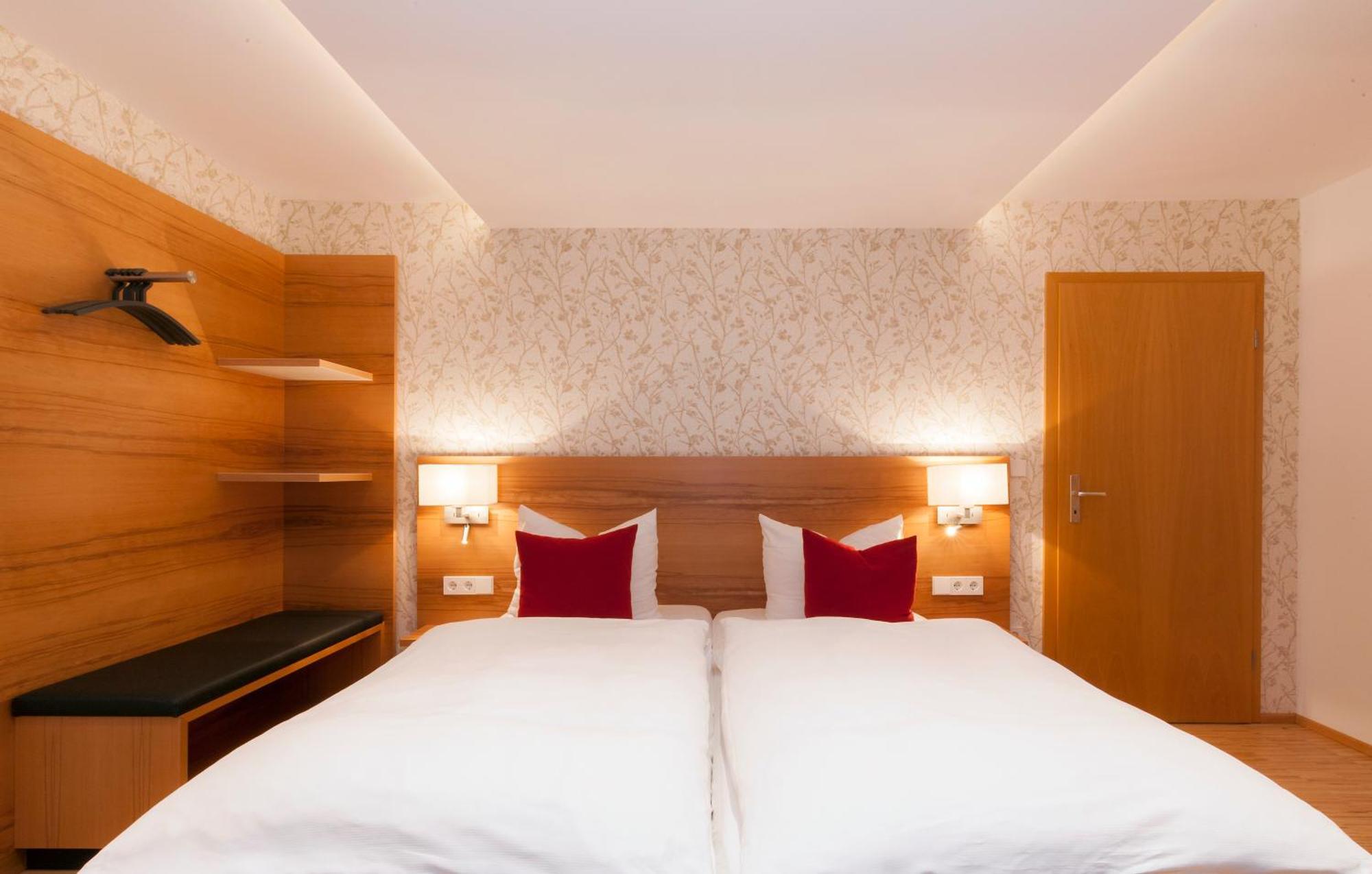 Appartementhotel Roehrenbach اممنستاد ام بودينسي المظهر الخارجي الصورة